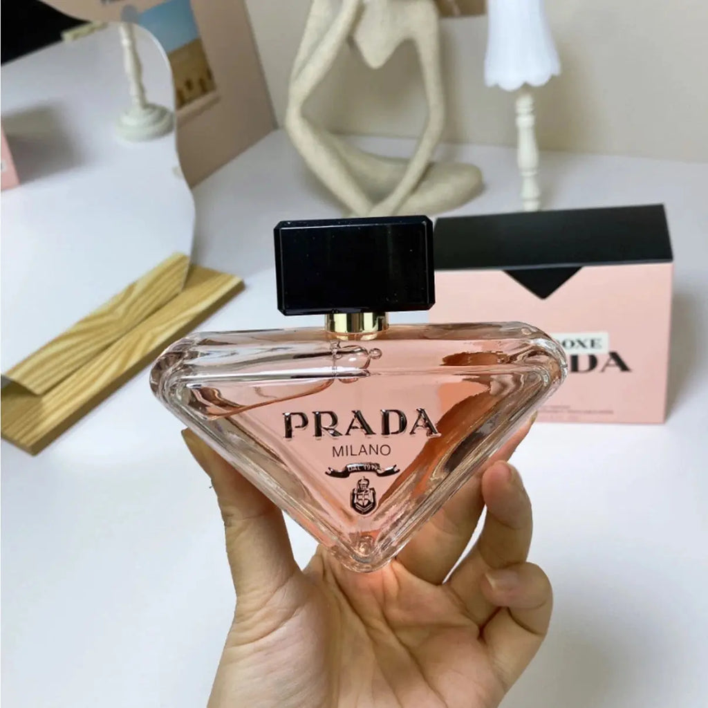 Prada Paradoxe Eau de Parfum side view